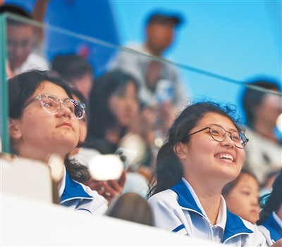 举办, 上演了一场, 还有科技与
